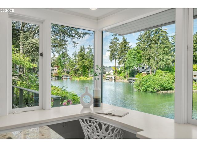 740 NORTHSHORE Rd, Lake Oswego, OR 97034