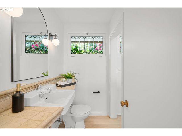 740 NORTHSHORE Rd, Lake Oswego, OR 97034