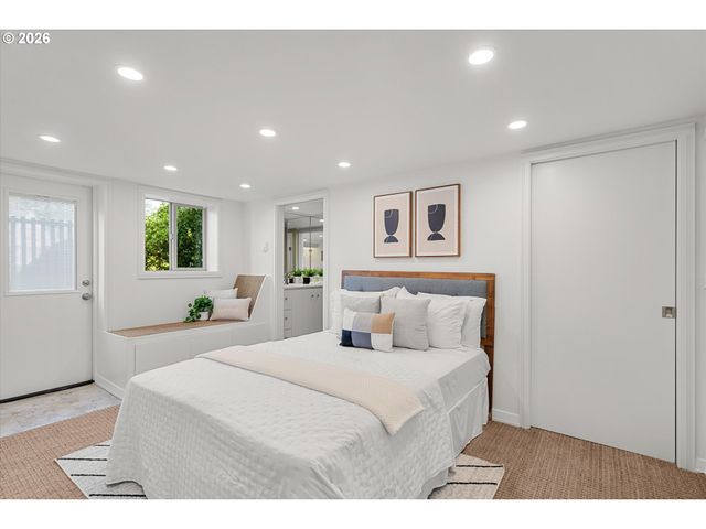 740 NORTHSHORE Rd, Lake Oswego, OR 97034