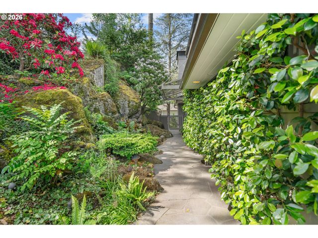 740 NORTHSHORE Rd, Lake Oswego, OR 97034