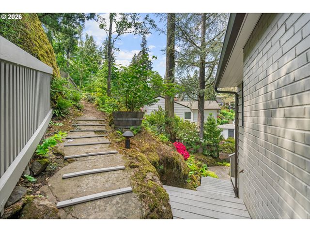 740 NORTHSHORE Rd, Lake Oswego, OR 97034