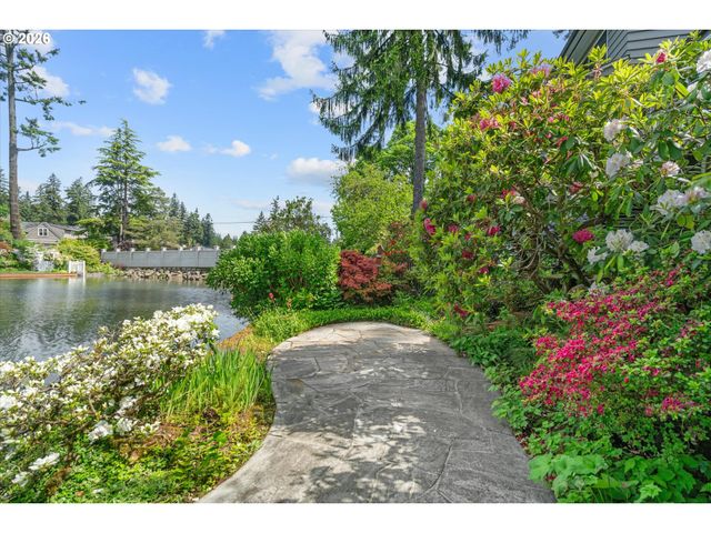 740 NORTHSHORE Rd, Lake Oswego, OR 97034