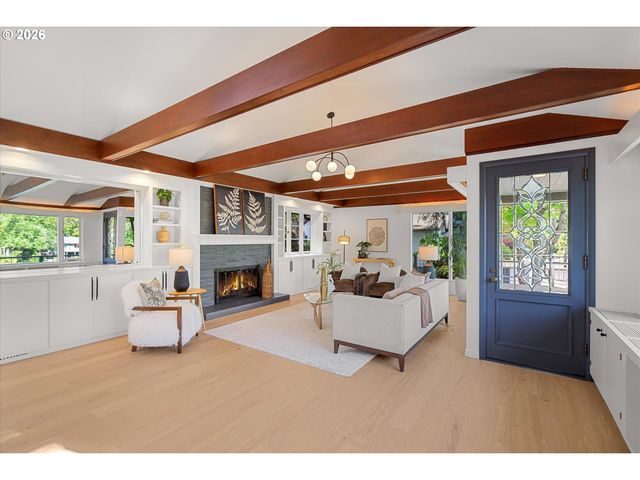 740 NORTHSHORE Rd, Lake Oswego, OR 97034