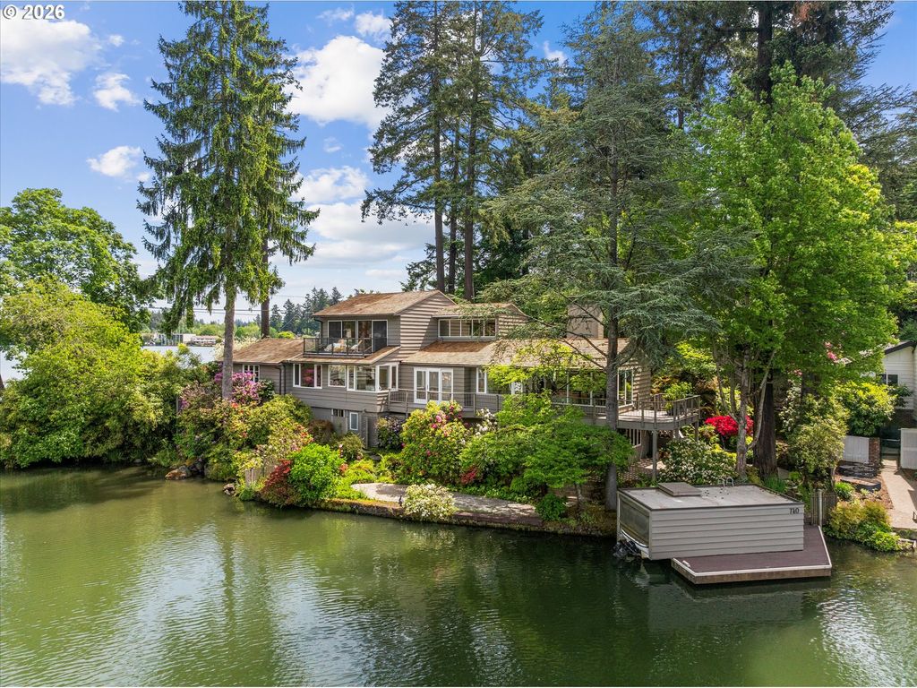 740 NORTHSHORE Rd, Lake Oswego, OR 97034
