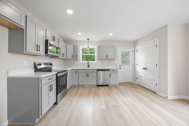 166 Oak St, Clarksville, TN 37042