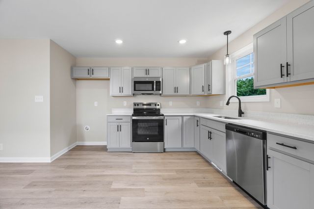 166 Oak St, Clarksville, TN 37042