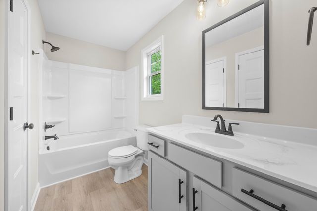 166 Oak St, Clarksville, TN 37042