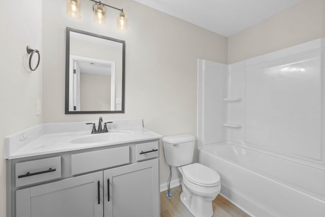 166 Oak St, Clarksville, TN 37042