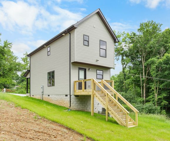 166 Oak St, Clarksville, TN 37042