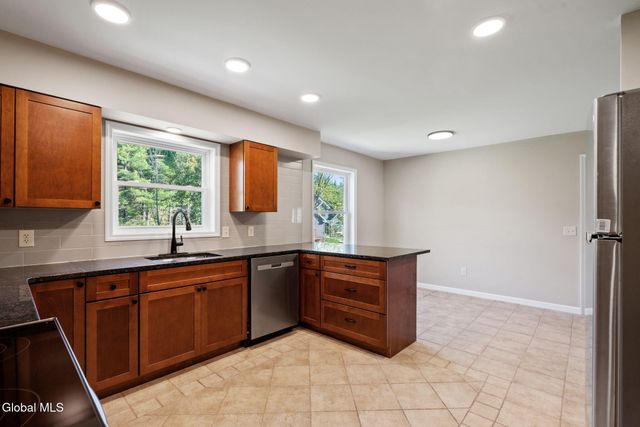 30 Dick Lynch Road, Stillwater, NY 12170