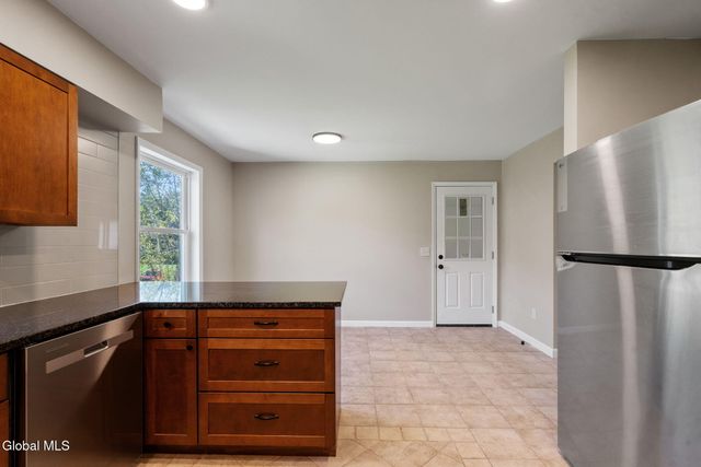 30 Dick Lynch Road, Stillwater, NY 12170