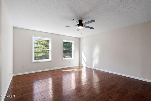 30 Dick Lynch Road, Stillwater, NY 12170