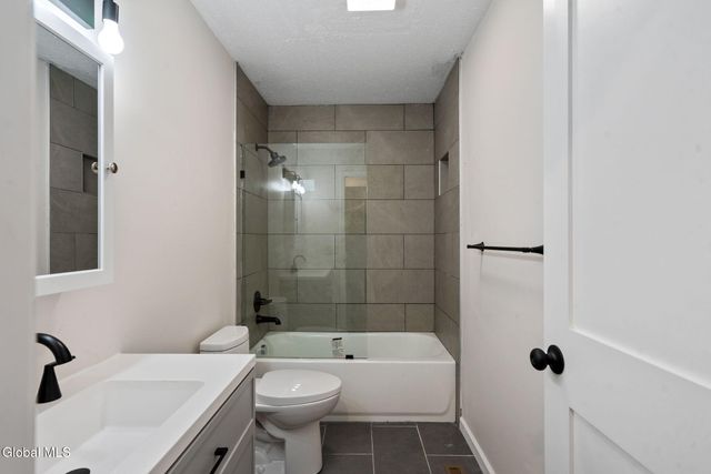 30 Dick Lynch Road, Stillwater, NY 12170