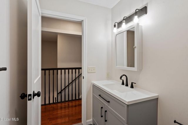 30 Dick Lynch Road, Stillwater, NY 12170