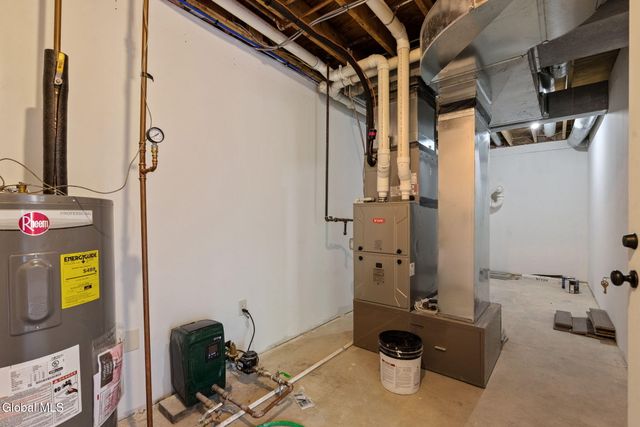 30 Dick Lynch Road, Stillwater, NY 12170