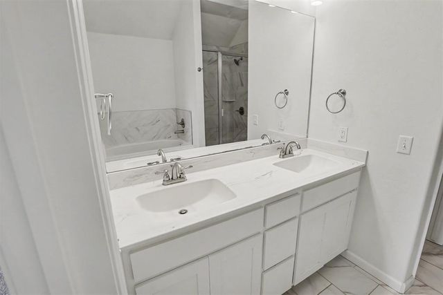 11104 SW 32nd Street, Yukon, OK 73099