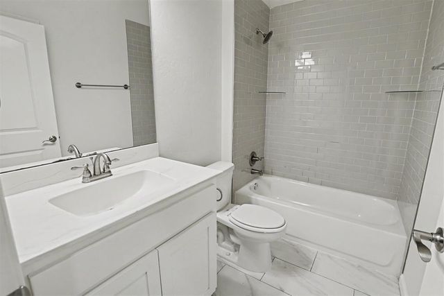 11104 SW 32nd Street, Yukon, OK 73099