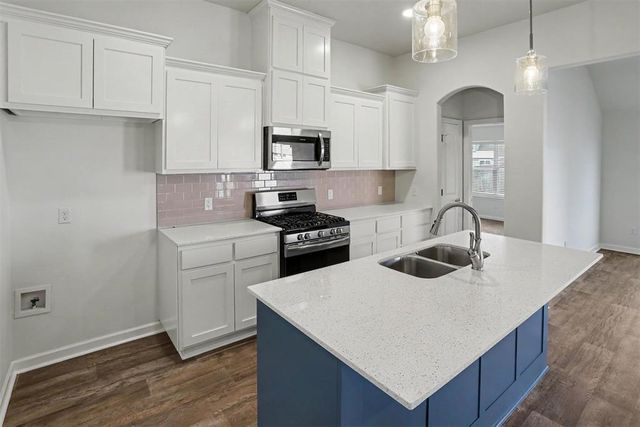 11104 SW 32nd Street, Yukon, OK 73099