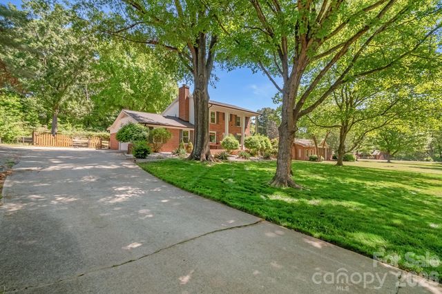 6070 Ferncliff Drive, Concord, NC 28027
