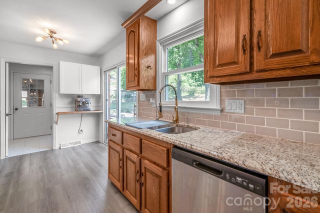 6070 Ferncliff Drive, Concord, NC 28027