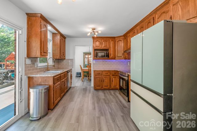 6070 Ferncliff Drive, Concord, NC 28027