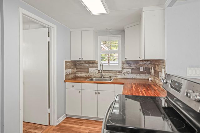 1011 PARK DRIVE, Dunedin, FL 34698