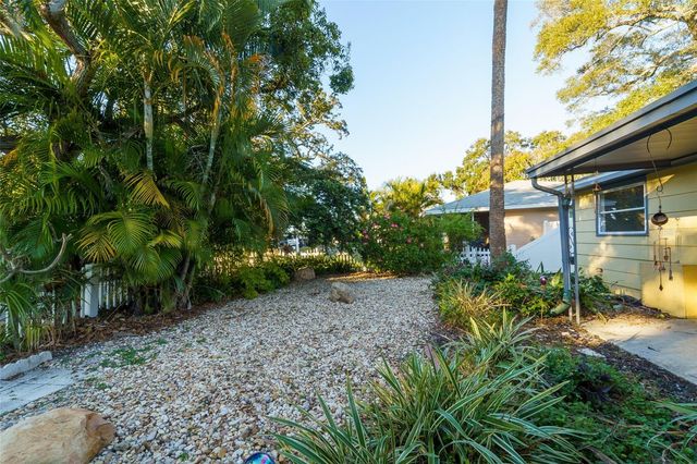 1011 PARK DRIVE, Dunedin, FL 34698