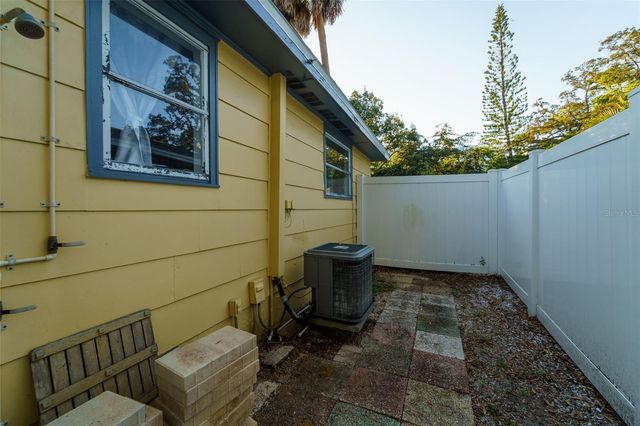 1011 PARK DRIVE, Dunedin, FL 34698