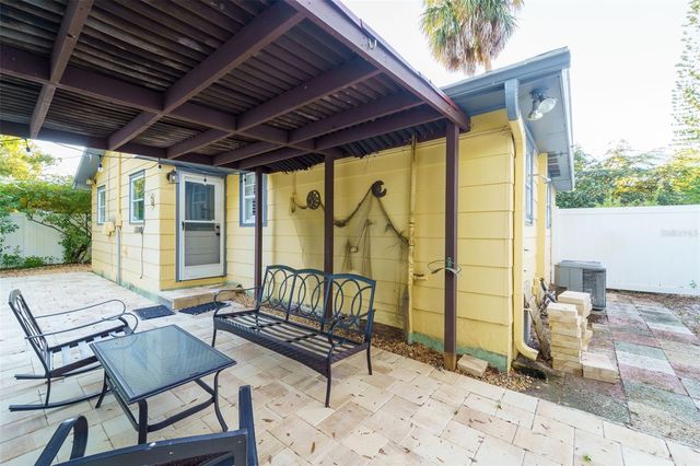 1011 PARK DRIVE, Dunedin, FL 34698