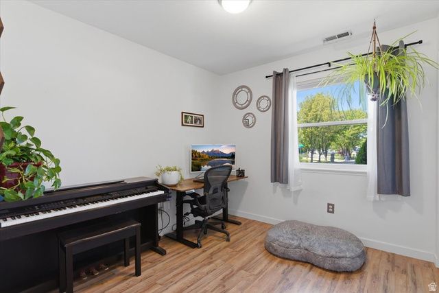 1297 S 925 W, Woods Cross, UT 84087