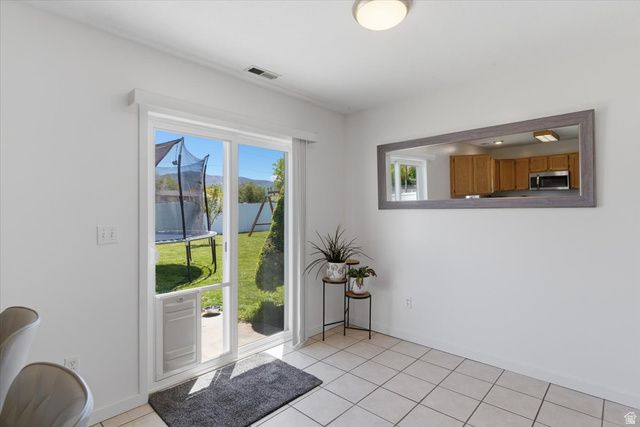 1297 S 925 W, Woods Cross, UT 84087