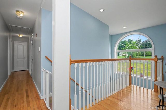 71 Dellwood Court, Westtown, NY 10998