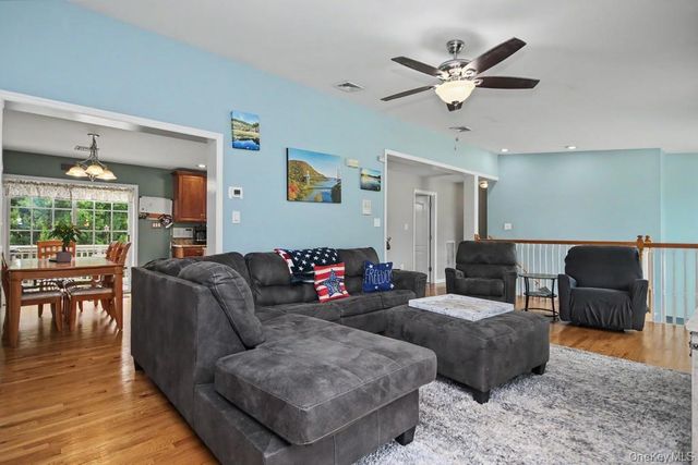 71 Dellwood Court, Westtown, NY 10998