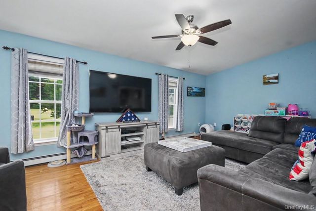 71 Dellwood Court, Westtown, NY 10998