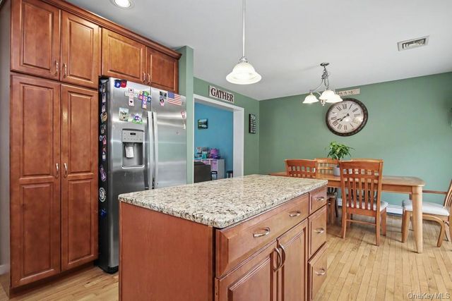 71 Dellwood Court, Westtown, NY 10998