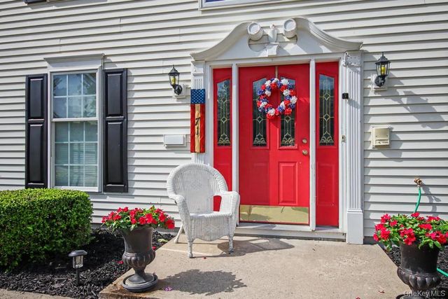 71 Dellwood Court, Westtown, NY 10998