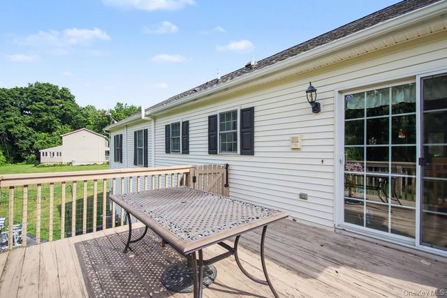 71 Dellwood Court, Westtown, NY 10998