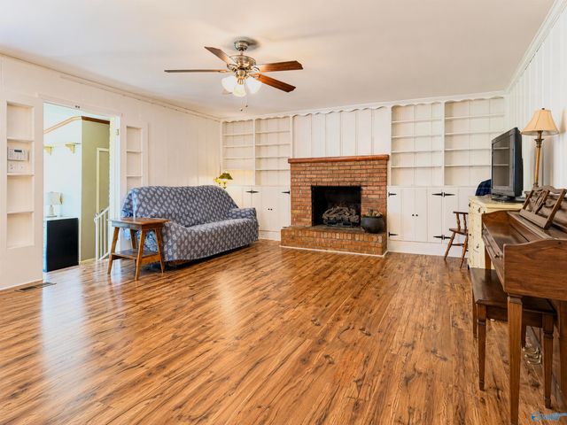 802 Penn Circle SE, Hartselle, AL 35640