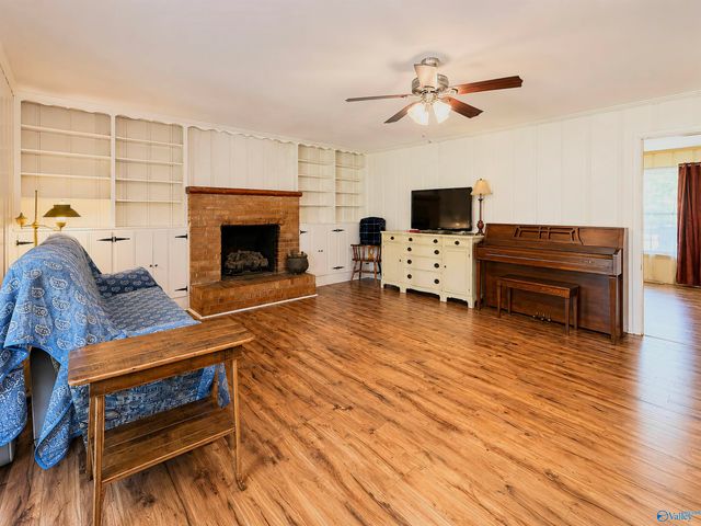 802 Penn Circle SE, Hartselle, AL 35640