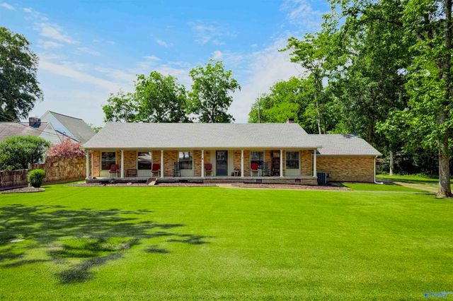 802 Penn Circle SE, Hartselle, AL 35640