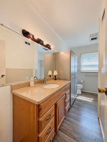 802 Penn Circle SE, Hartselle, AL 35640