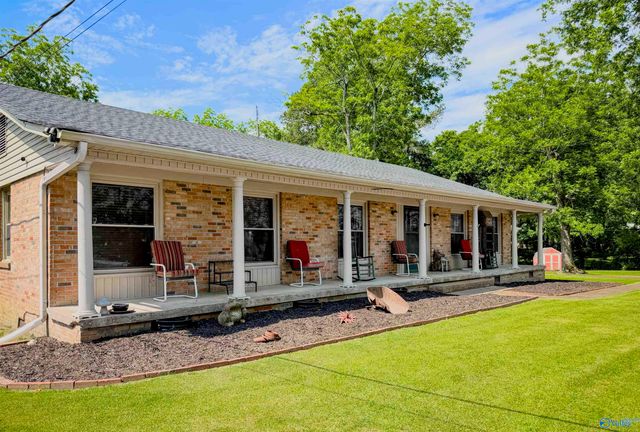 802 Penn Circle SE, Hartselle, AL 35640