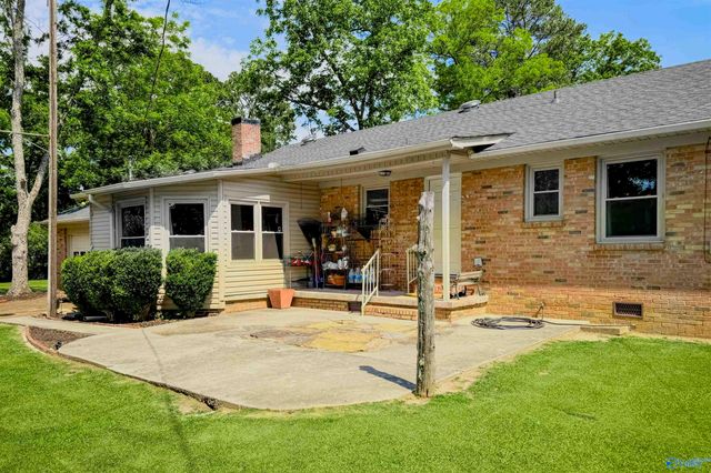 802 Penn Circle SE, Hartselle, AL 35640