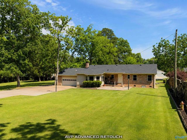 802 Penn Circle SE, Hartselle, AL 35640