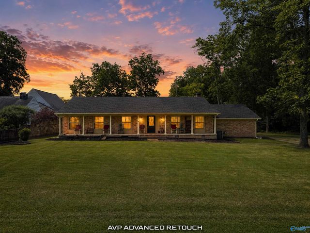 802 Penn Circle SE, Hartselle, AL 35640