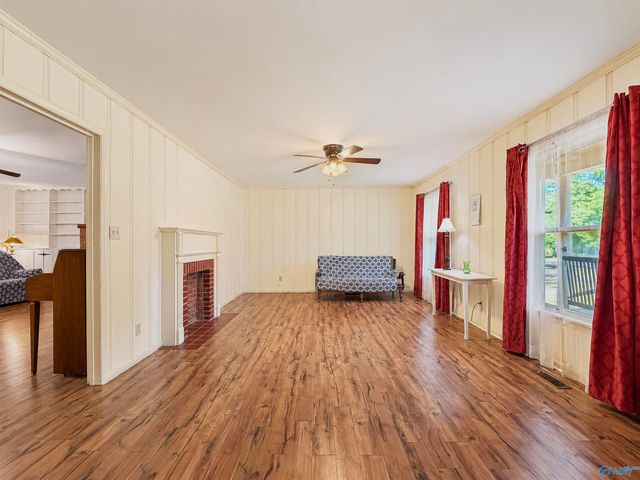 802 Penn Circle SE, Hartselle, AL 35640