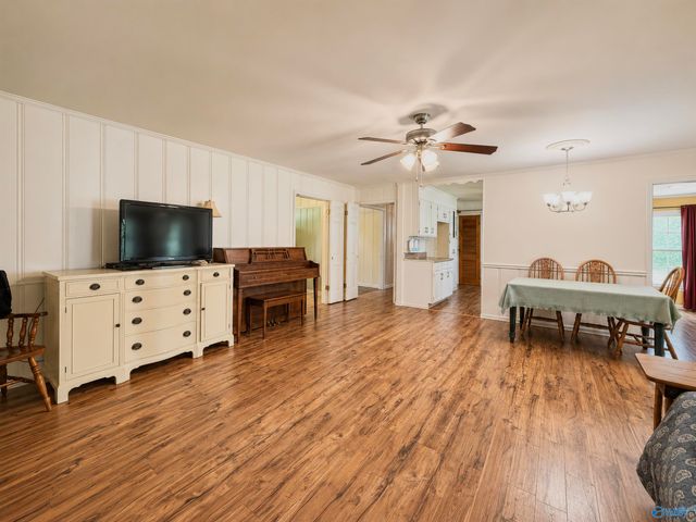 802 Penn Circle SE, Hartselle, AL 35640