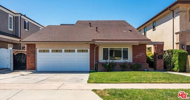 16661 Carousel Lane, Huntington Beach, CA 92649