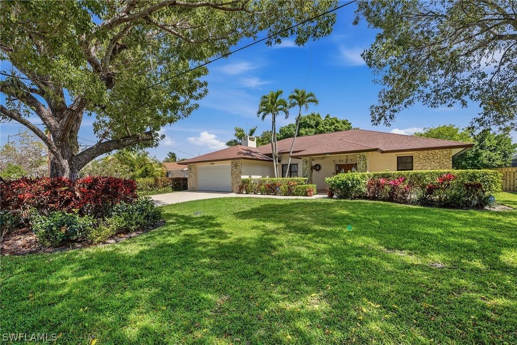 2752 14th ST N, Naples, FL 34103