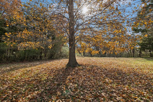 1560 River Rd, Chapel Hill, TN 37034